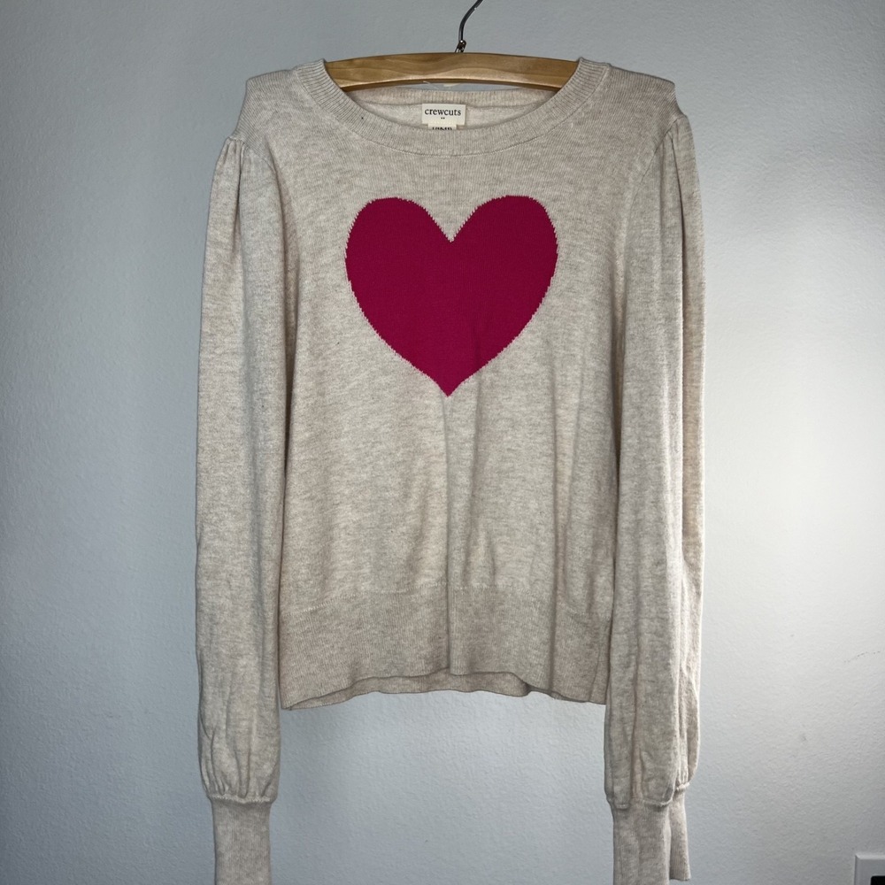 Girls J.Crew Crewcuts Light Oatmeal Sweater w/ Fuscia Heart.  Size 10/11